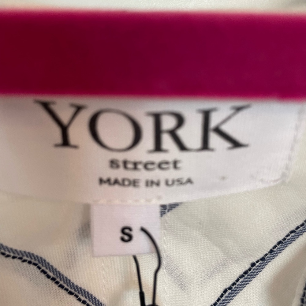 - NWT. YORK lightweight drawstring-waist top. - Picture 2 of 9